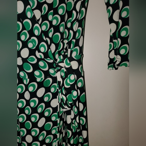 Bisou Bisou Wrap Dress - Picture 3 of 6